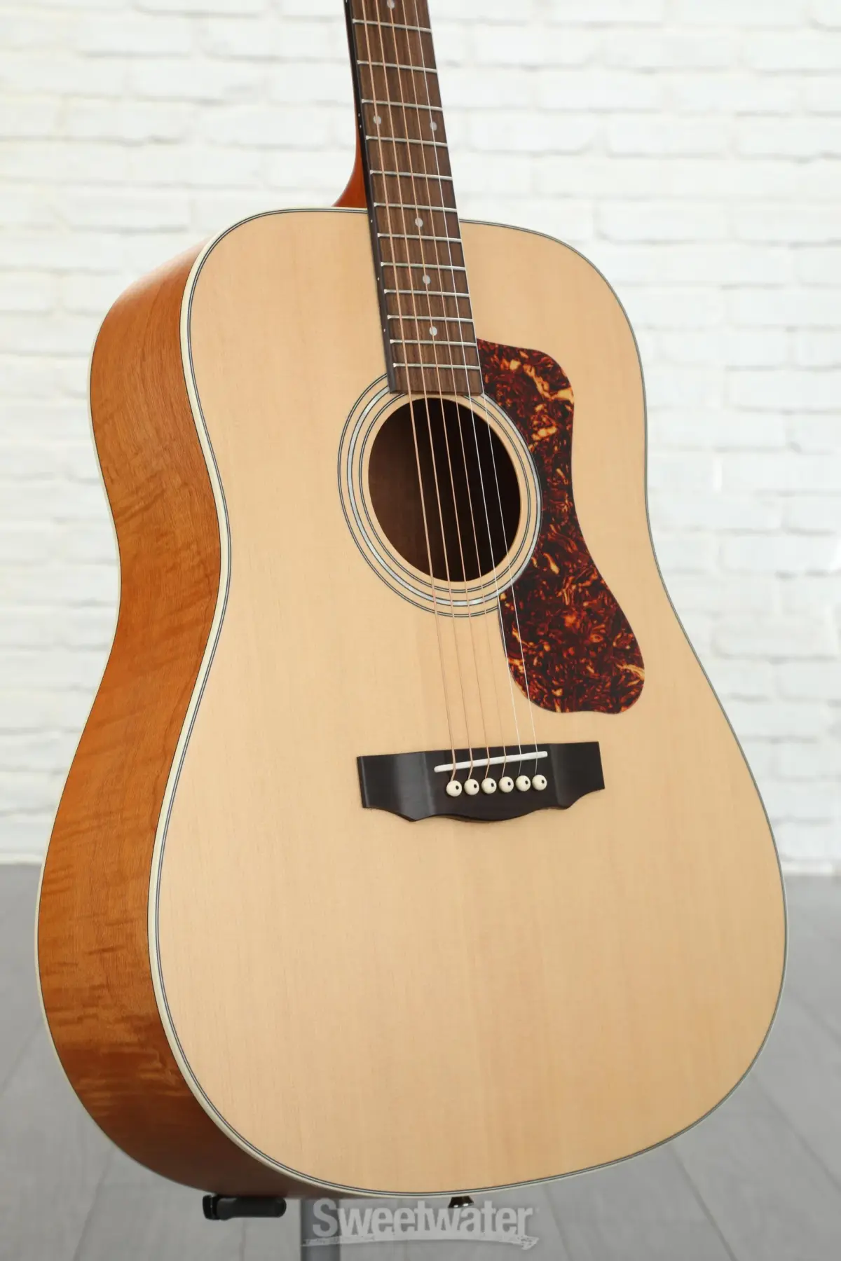 Guild Guitar D-240E